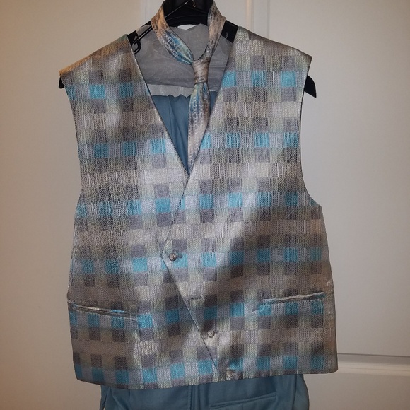 Stacy Adam's 3pcs Suite with Tie and Hankie - Picture 2 of 3